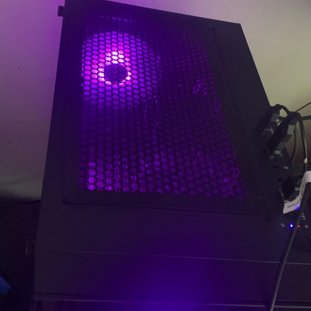 “Gaming pc setup” - Picture 2 of 3